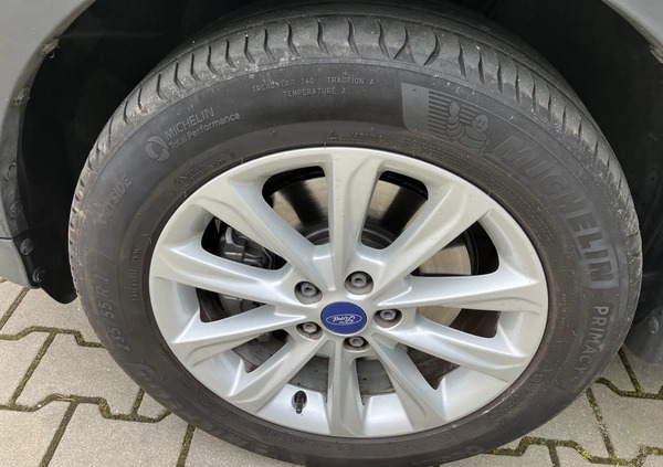 Ford Kuga cena 53800 przebieg: 222600, rok produkcji 2015 z Leszno małe 352